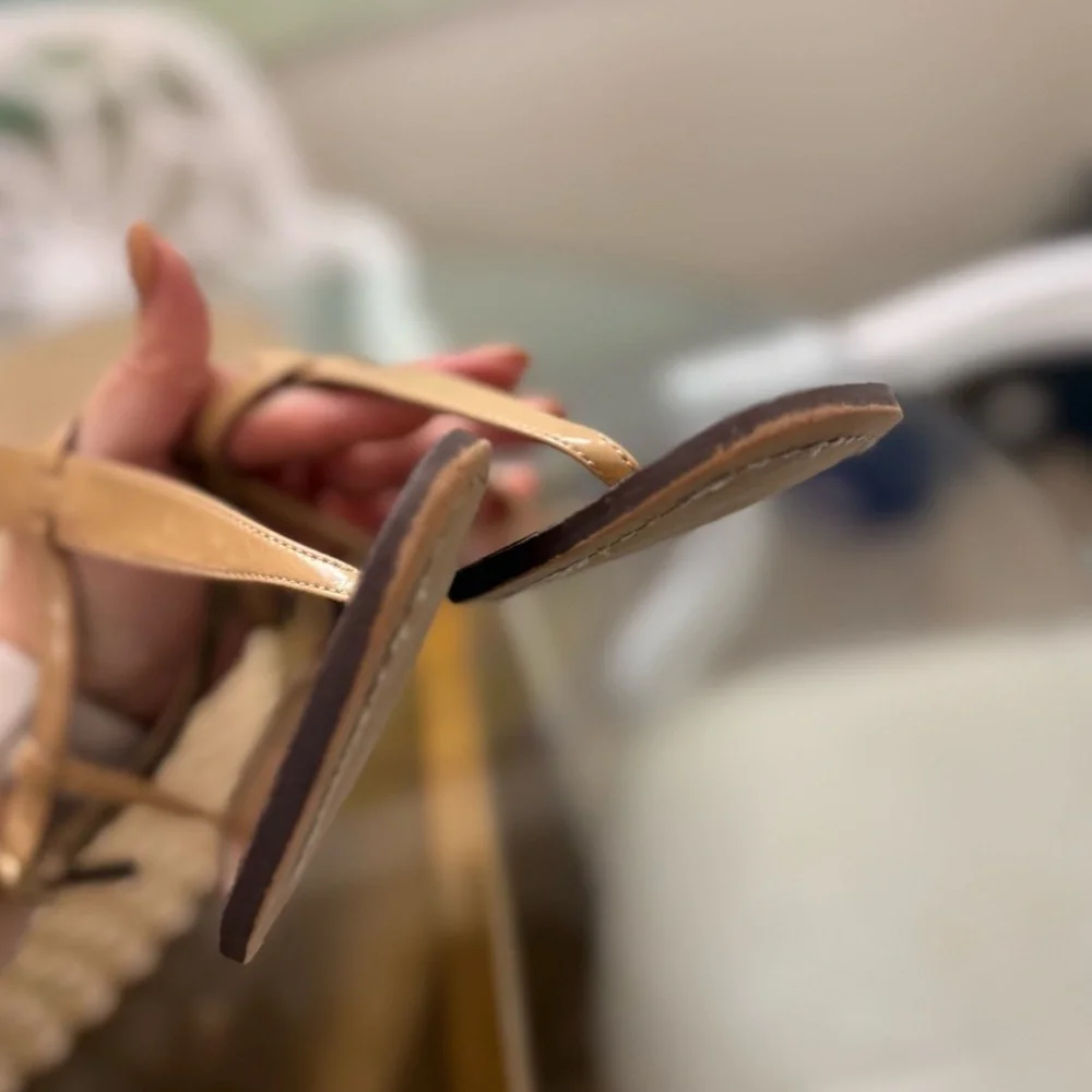 Sam Edelman Gigi Thong Sandal Almond Beige Leather Size 7 Like New - Picture 5 of 6